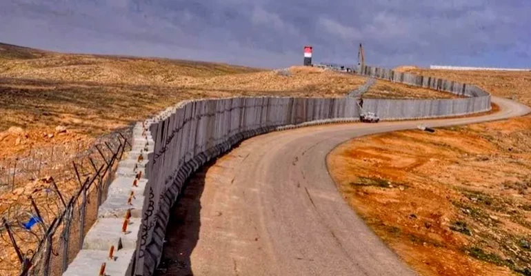 الجيش السوري يتأهب على حدود العراق