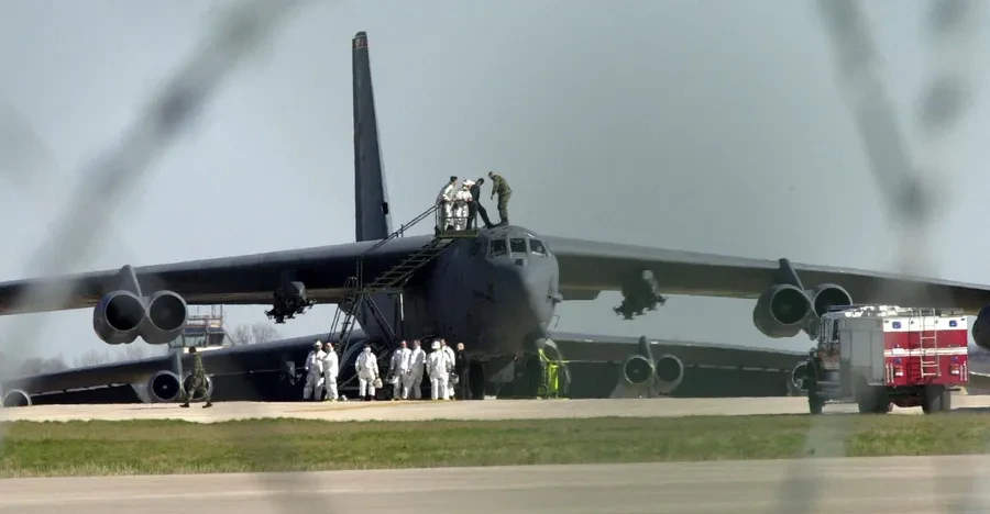 مع وصول B-52 وتريبولي.. واشنطن تطوق طهران بالقوة الضاربة