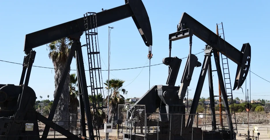 Oil surges as Houthi attacks widen Middle East conflict