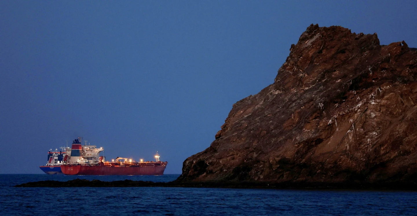 منظمة دولية: 20 ألف بحار عالقون في الخليج على متن سفن تجارية