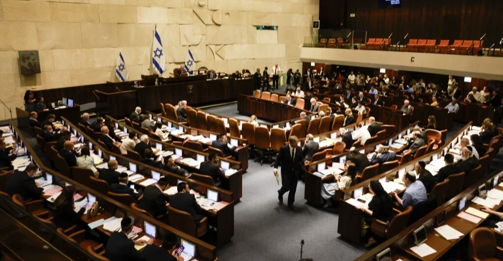 وسط صفارات الإنذار.. إسرائيل تقر ميزانية قياسية بنحو 271 مليار دولار