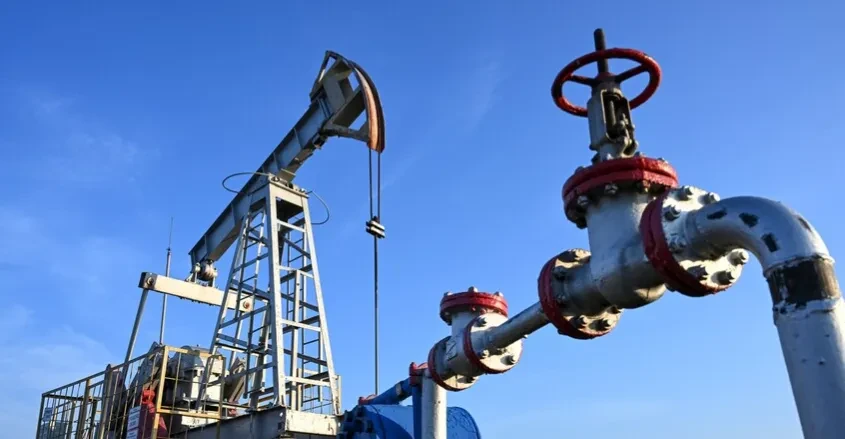 Oil jumps as war risks linger despite ceasefire signals