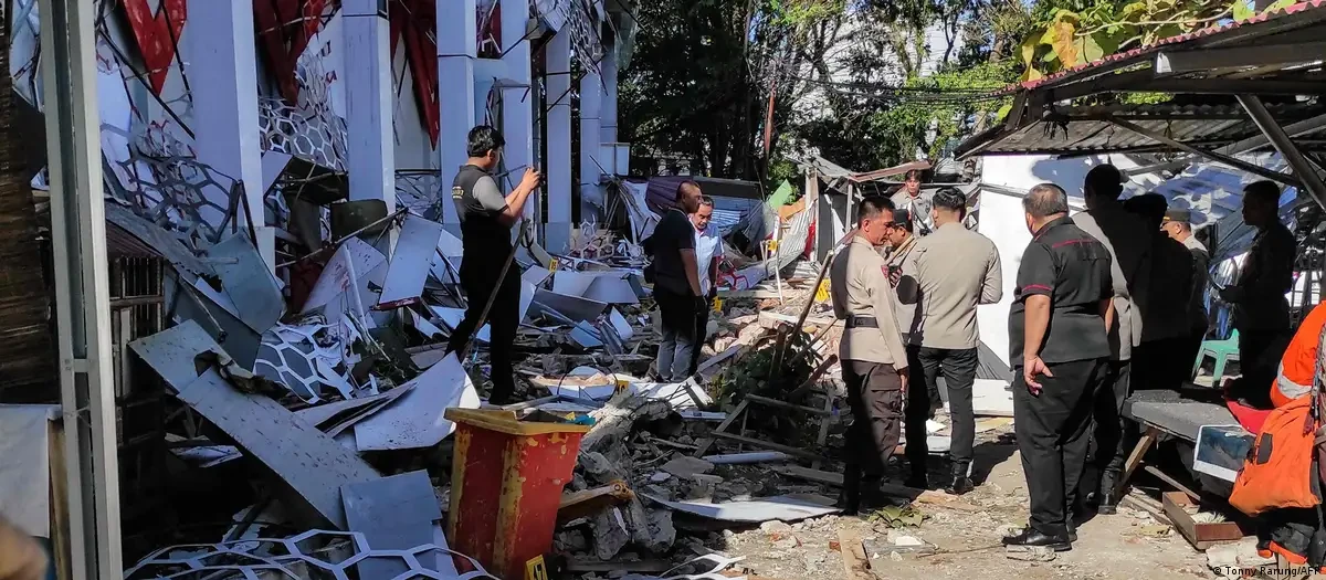 زلزال عنيف يضرب إندونيسيا وتحذيرات من تسوماني