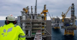 الأعلى منذ 18 عاماً.. النفط يتجاوز الـ140 دولاراً