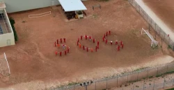 بينها استخدام "القوة".. رصد عشرات المخالفات في أكبر معسكر احتجاز للمهاجرين بأمريكا