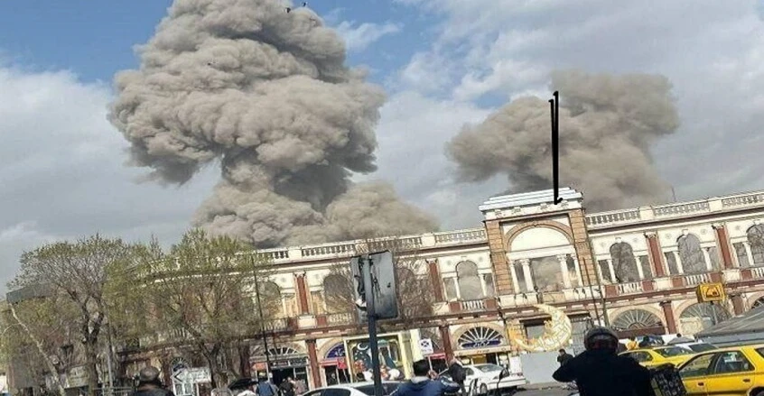 إيران تعلن مقتل قيادي بالحرس الثوري واستهداف جامعة ومطار ومحيط سجن "إيفين"