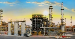 الإمارات: قتيل و4 جرحى واندلاع حريقين إثر سقوط شظايا بمنشآت "حبشان"