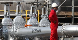 الحرب على إيران تدفع النفط الخليجي ليصبح الأغلى عالمياً