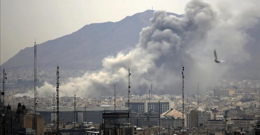 الثاني من نوعه.. هجوم أميركي إسرائيلي يستهدف مجمعاً للبتروكيمياويات جنوب إيران