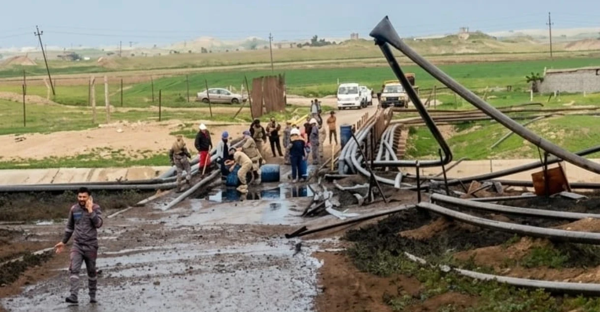 High pressure bursts oil pipeline in Kirkuk