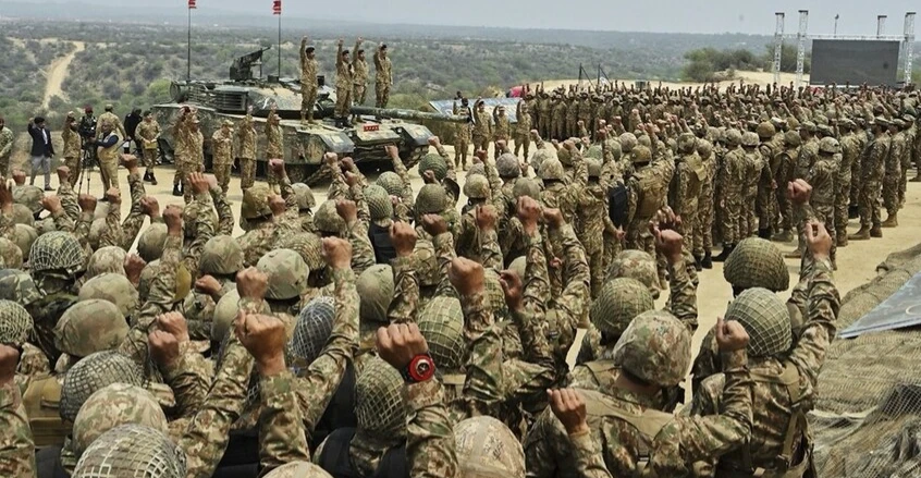 باكستان تلوح بتدخل عسكري في إيران