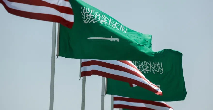 أميركا تدعو رعاياها لمغادرة السعودية وإعادة النظر بأداء الحج