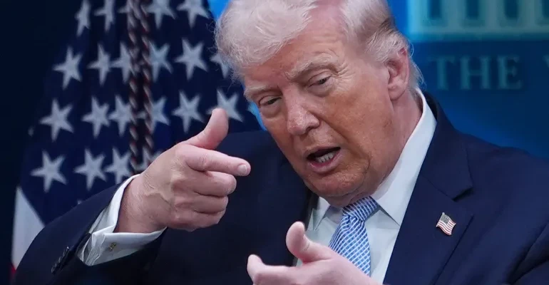 ترمب: لم يعد لإيران جيش و"اتفاق السلام" بات وشيكا