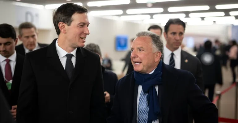 وفد التفاوض الأميركي يصل إلى إسلام آباد تمهيدا لبدء محادثات جديدة مع إيران