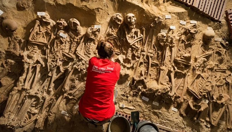 پەیاکردن قەوریگ دێرین لە نزیک پاریس: نهێنییەیل لەناوچگن کۆمەڵگایگ لە ٣٠٠٠ ساڵ گوزەشتە ئاشکراکەێد