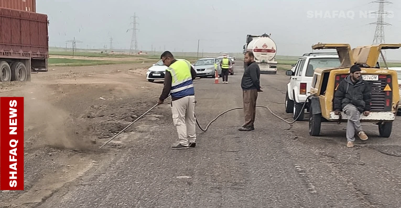 المباشرة بصيانة وإكساء طريق كركوك - تكريت
