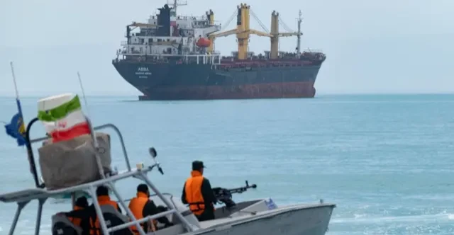 طهران ترد على ترمب بفرض رسوم على هرمز بالريال الإيراني