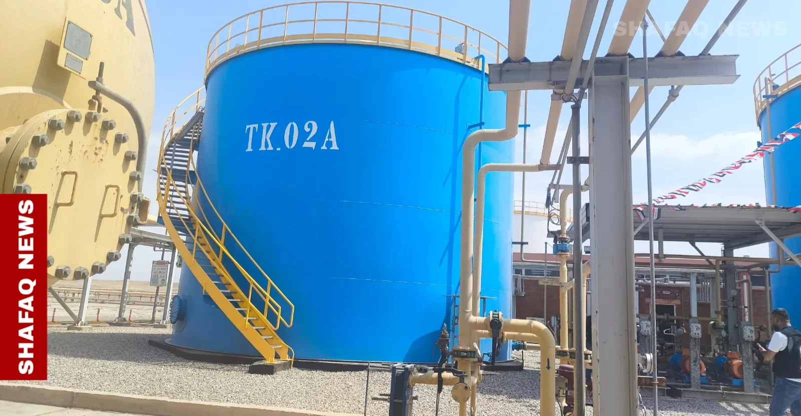 Oil surges past $100 on US Hormuz blockade plan