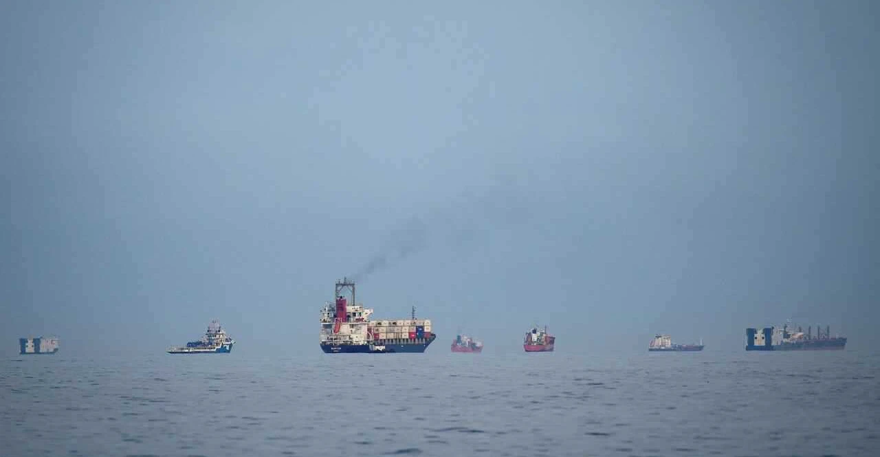 الجيش الأميركي: سيتم اعتراض أي سفينة تدخل أو تغادر المنطقة المحاصرة