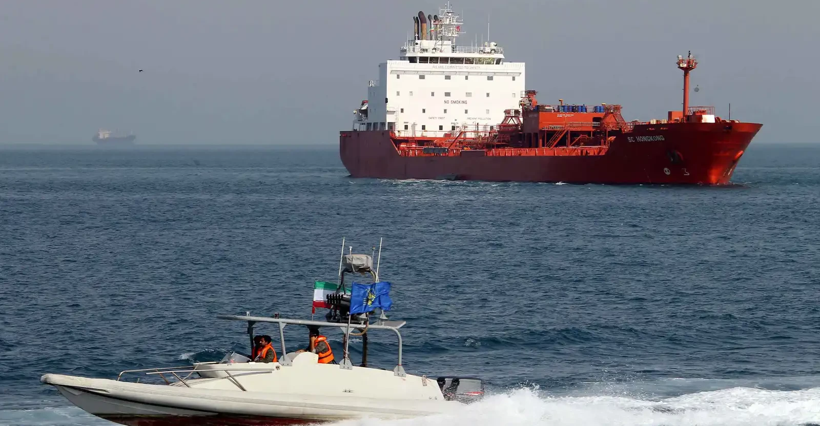 إيران تعلن وقف تصدير المنتجات البتروكيميائية