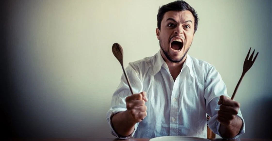 هل جوعك حقيقي أم كاذب؟ تحذير صادم من خبيرة تغذية