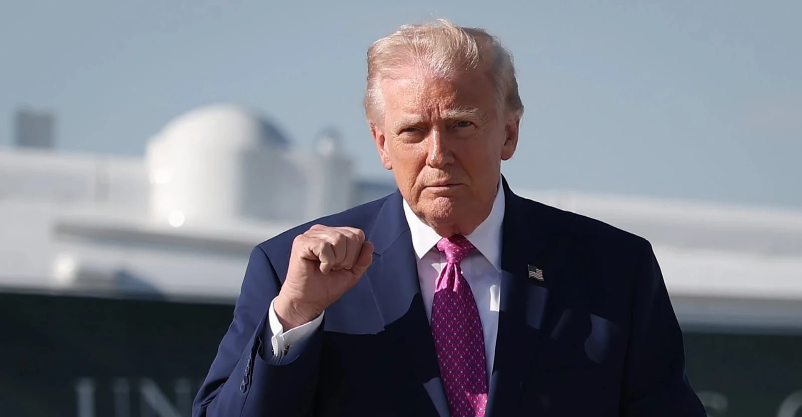 ‏ترەمپ ھوشداری دەێدە تەھران: لە ئیسلام ئاباد دانوسەنین بکەن یا تویش "گیچەڵەیل" بی وینە بوین