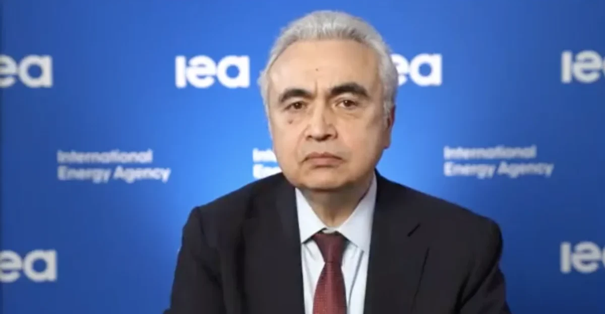 "أكبر أزمة بالتاريخ".. الطاقة الدولية تحصي ما خلفته الحرب على إيران