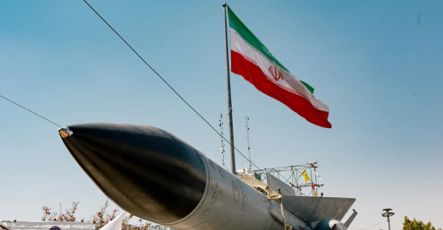 بالتزامن مع تمديد الهدنة وتعثر المفاوضات.. الحرس الثوري يتوعد "العدو" بـ"ضربات ساحقة"