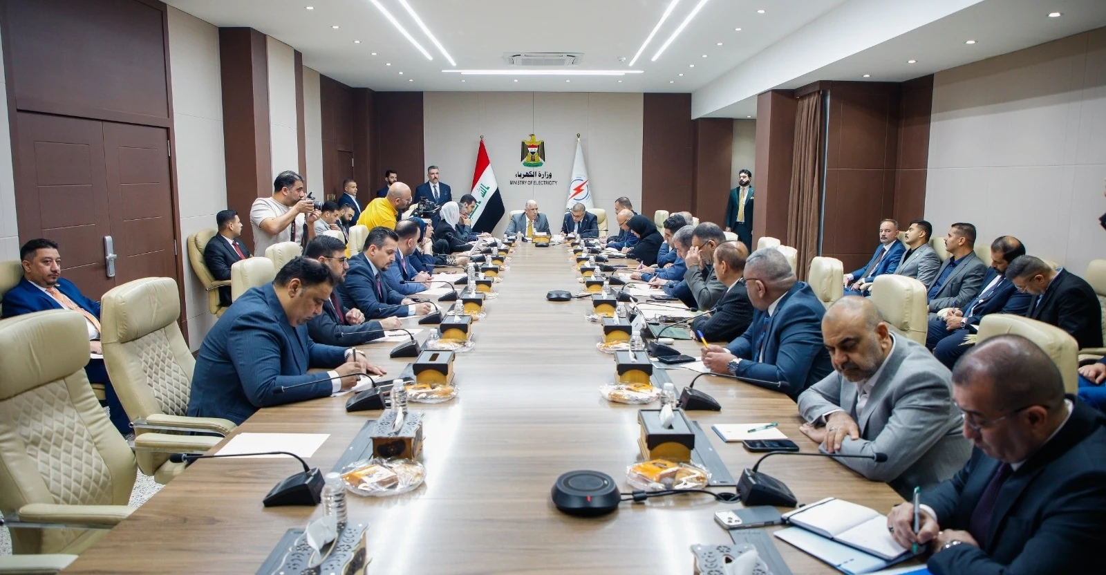 العراق أمام "عجز" نصف الطاقة المطلوبة.. فجوة بـ 30 ألف ميغاواط تهدد صيف 2026