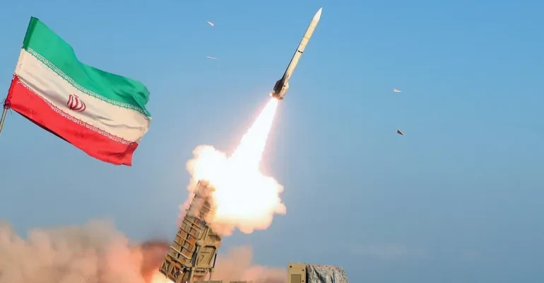 انفجارات في سماء طهران وإسرائيل تنفي شن أي هجوم