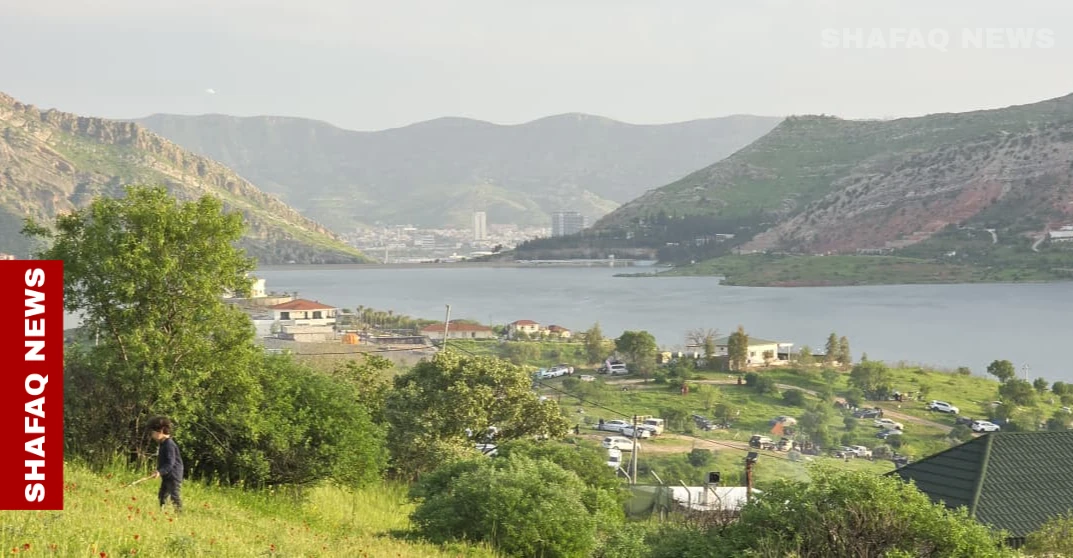 أبرزها البحيرة.. الأمطار تحول دهوك لربيع مستمر (صور)