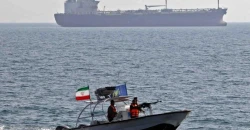 الحرس الثوري الإيراني يعلن احتجاز سفينة "متعاونة" مع الجيش الأميركي