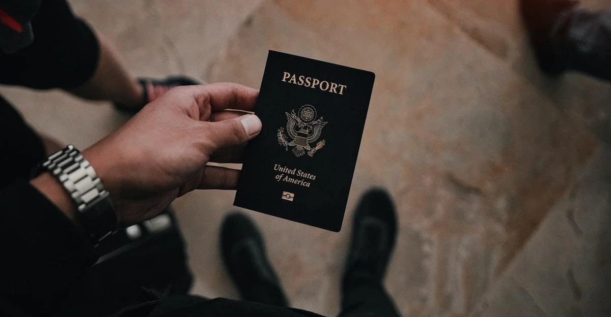 إدارة ترمب تتحرك لسحب الجنسية من مئات الأميركيين المولودين في الخارج