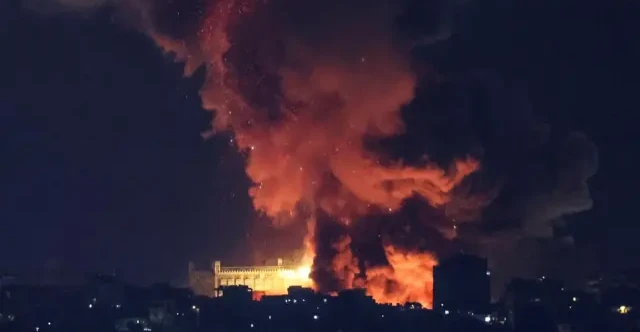 إسرائيل تفجّر عدداً من المباني وتنفذ غارات جوية جنوب لبنان