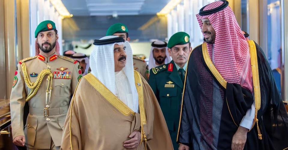 قمة خليجية في السعودية للرد على آلاف الضربات الإيرانية