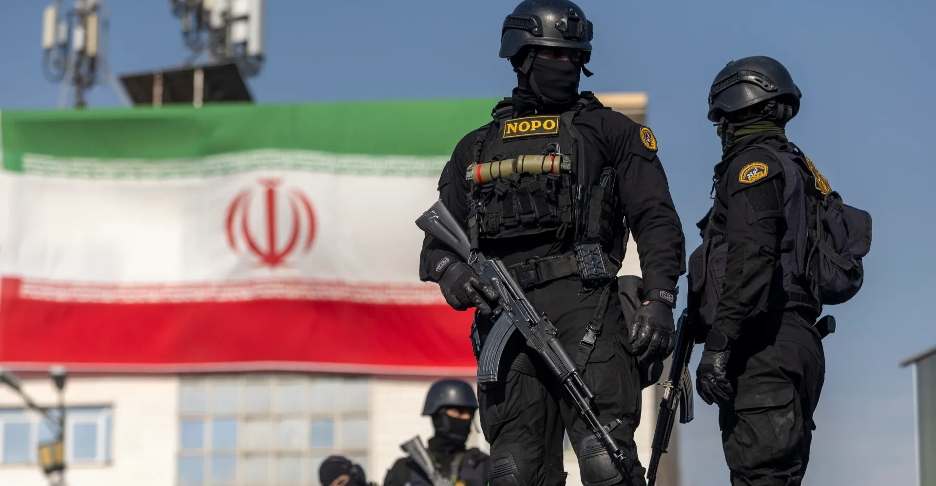 مقتل شرطي وإصابة 3 في هجوم مسلح على دورية أمنية في إيران