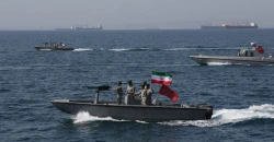 Iranian Navy closes Strait of Hormuz from the Arabian Sea