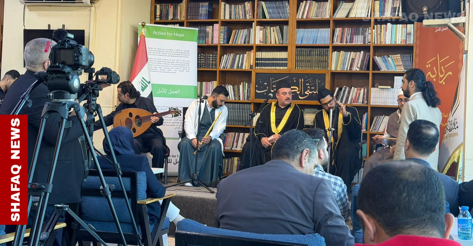 الموصل تحتفي بـ"الربابة" لإحياء الموروث الموسيقي الشعبي (صور)