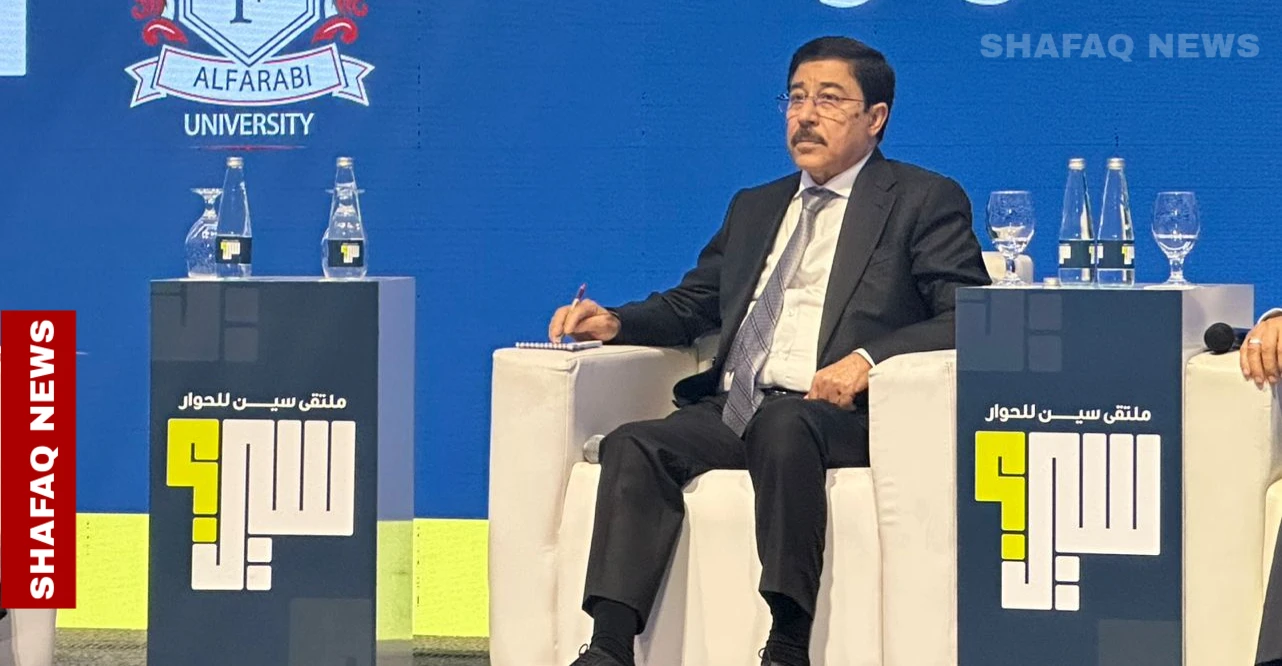 محافظ المركزي ينفي توقف شحنات الدولار ويؤكد: الرواتب مؤمّنة