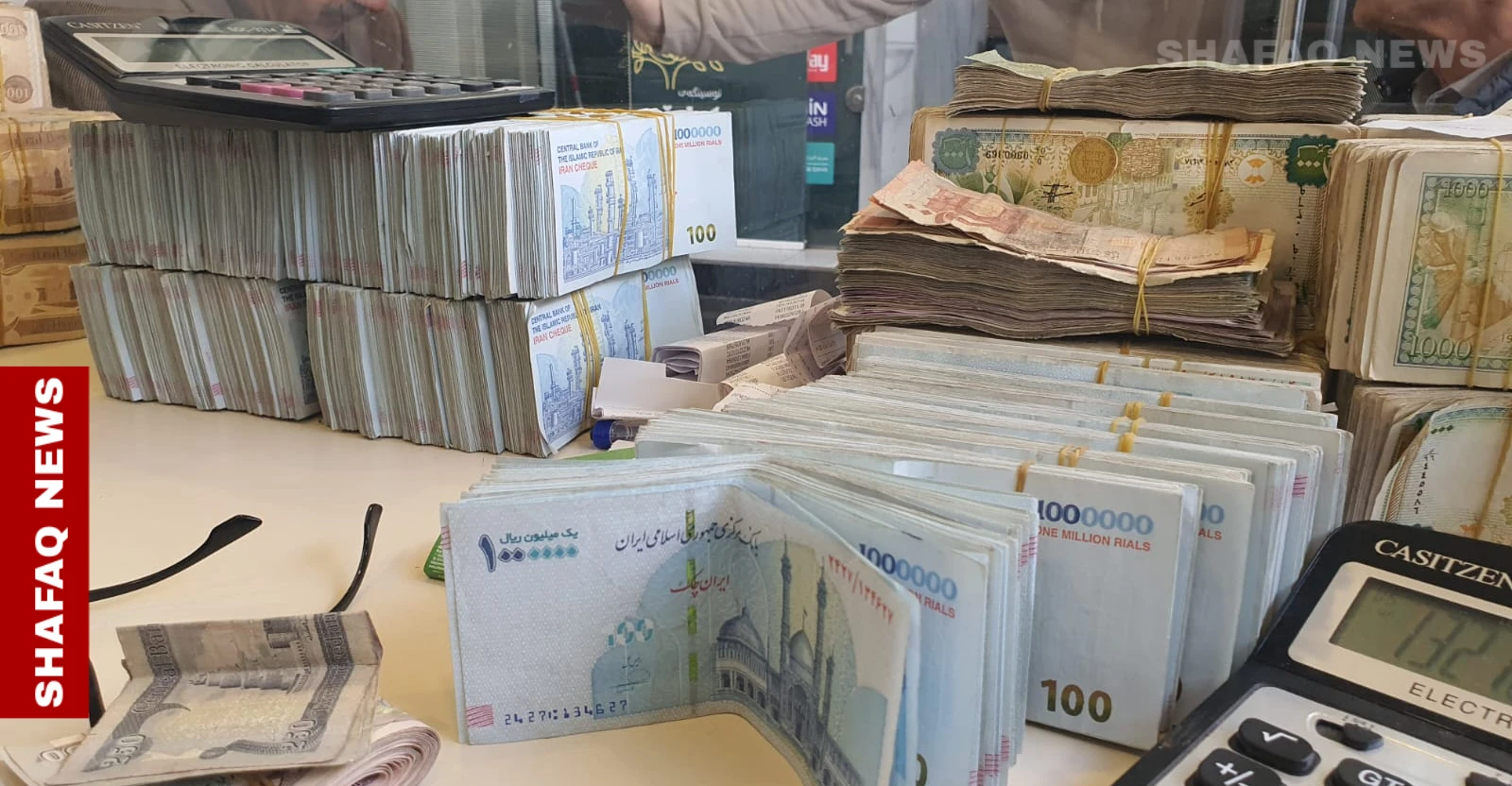 الدولار يقترب من 200 ألف تومان بعد قرار ترمب