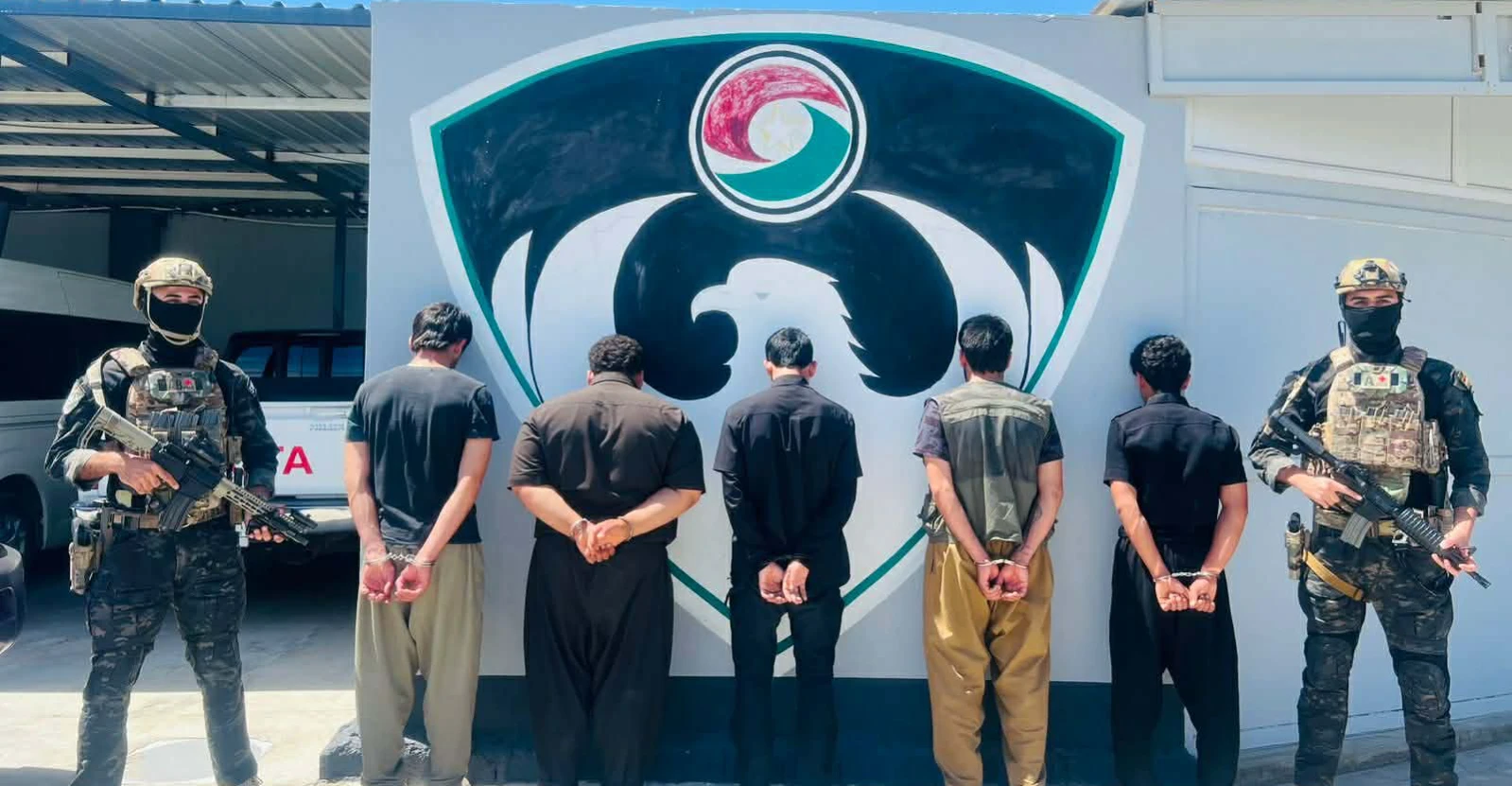 اعتقال متهمين باعتراض حافلة سياح في "كلار".. والإدارة تؤكد: لا تمييز بين الكورد والعرب