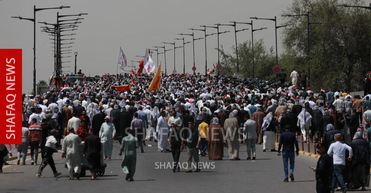 العراق – مزارعون غاضبون يقطعون جسرا حيويا في بغداد للمطالبة بمستحقاتهم المالية (فيديو)