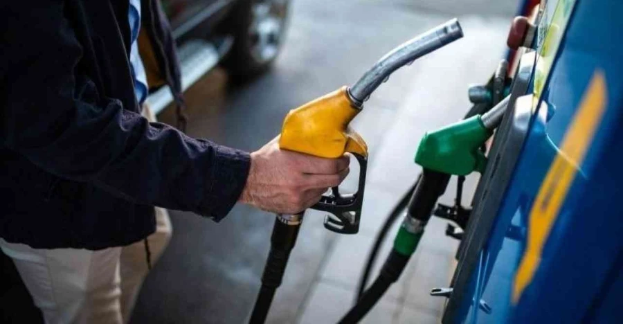 Kaliforniya'da benzin fiyatları galon başına 7 doları aştı