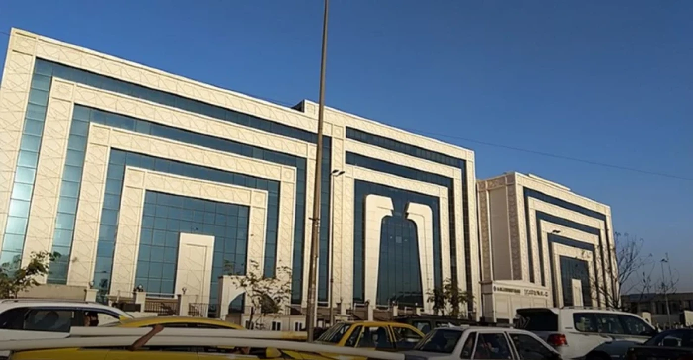 Özel bir üniversite, kalan bir öğrenci nedeniyle rektörünün 