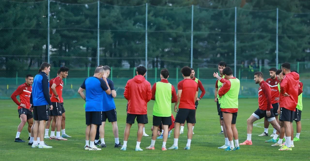 أزمة تضرب المنتخب العراقي قبل المونديال: أميركا ترفض تأشيرات 5 لاعبين