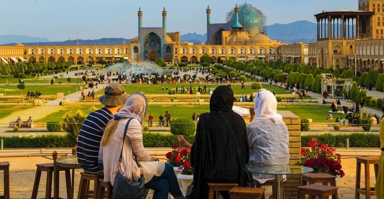 "لا حرب ولا سلم".. شلل يضرب السياحة الإيرانية وخسائر بملايين الدولارات