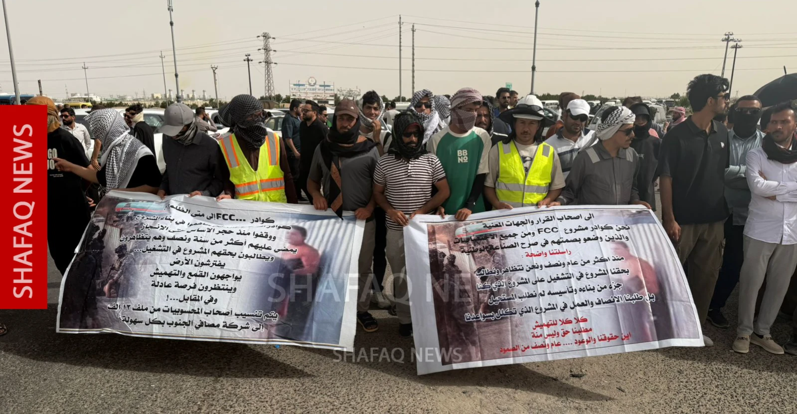 البصرة .. خريجون غاضبون يغلقون بوابة موقع نفطي احتجاجاً على عدم توظيفهم