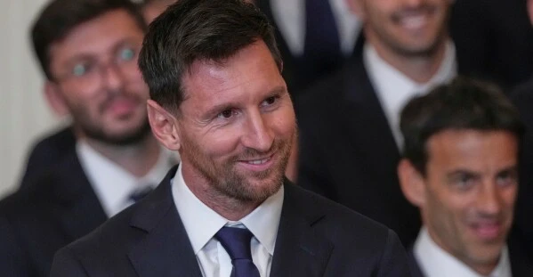 Messi resmen milyarder oldu