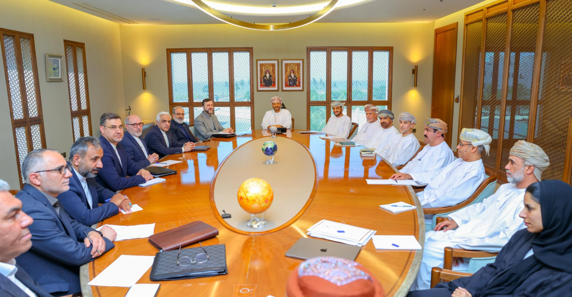 مشاورات إيرانية-عُمانية في مسقط لبحث المفاوضات مع أميركا و"مبادئ ملاحة هرمز"