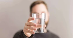 7 أخطاء شائعة عند شرب الماء